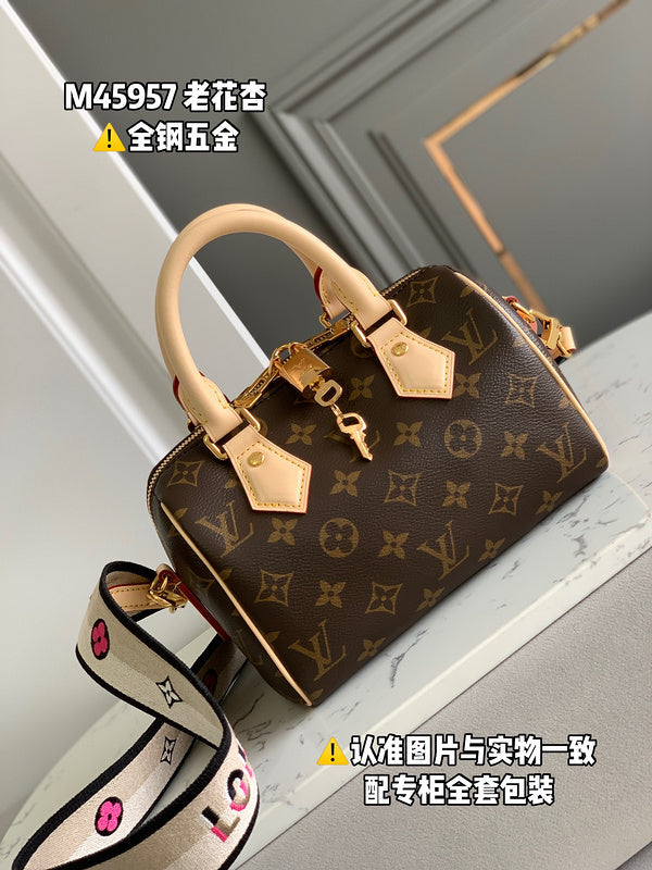 LOV - Luxurious Totes - 1311