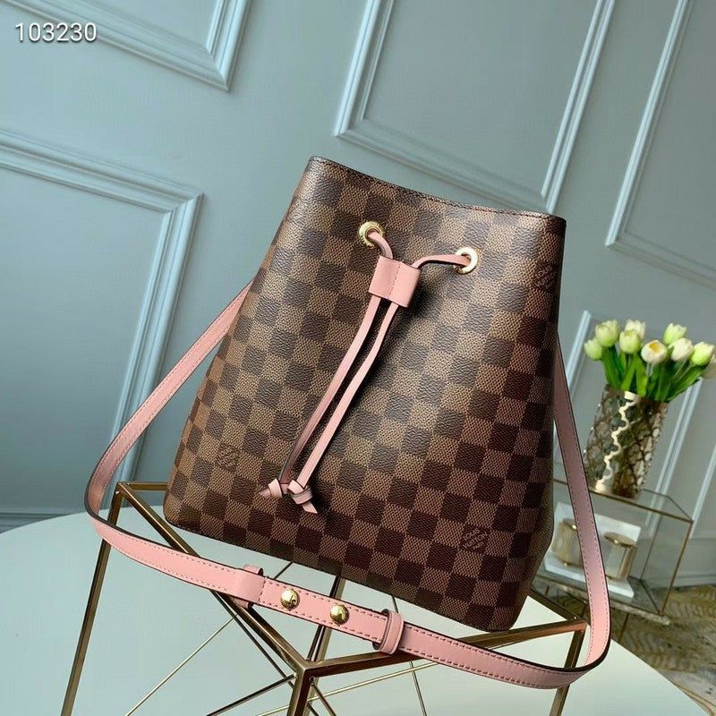 LOV - Luxurious Totes - 2081