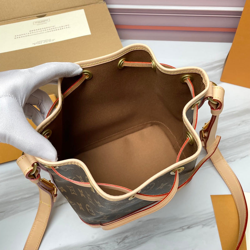LOV - Luxurious Totes - 2200