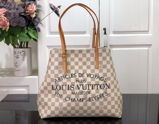 LOV - Luxurious Totes - 2219