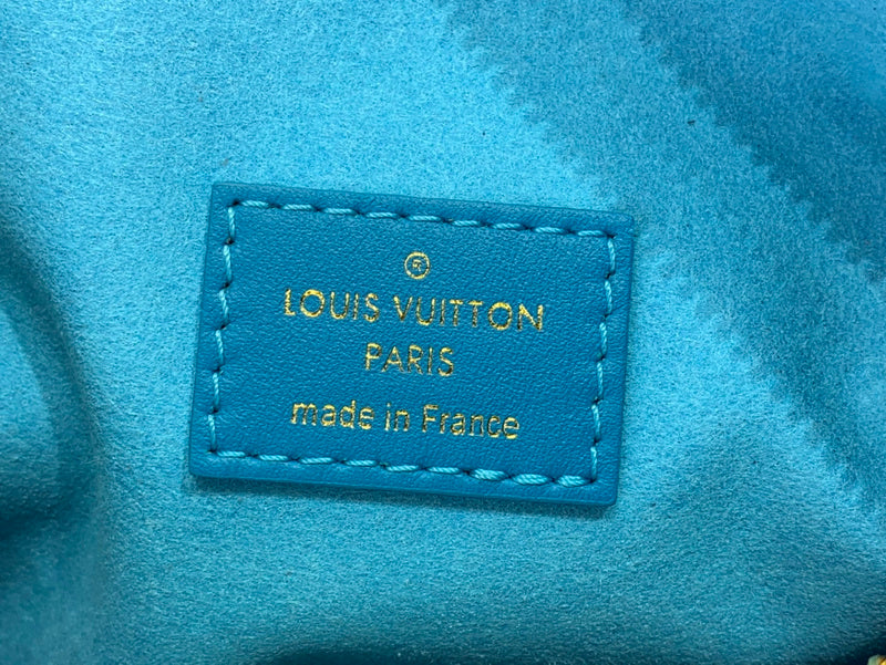 LOV - Luxurious Totes - 600
