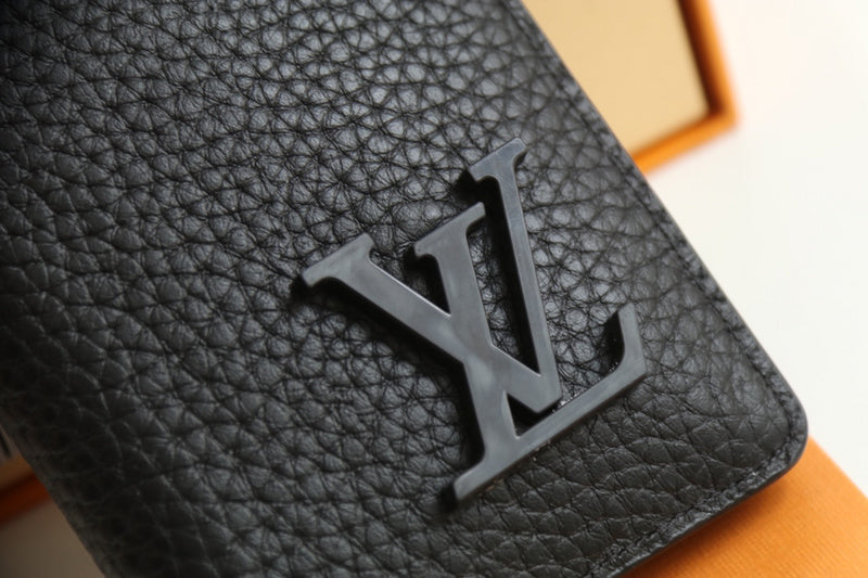 LOV - Luxurious Totes - 2453