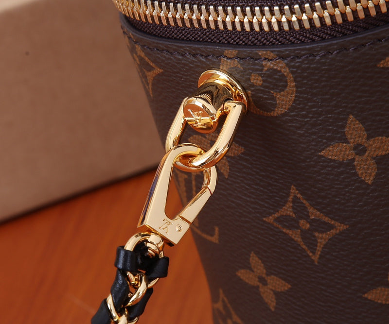 LOV - Luxurious Totes - 1662