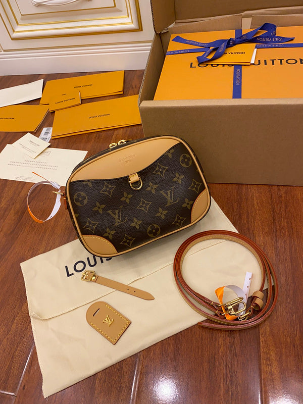 LOV - Luxurious Totes - 1373