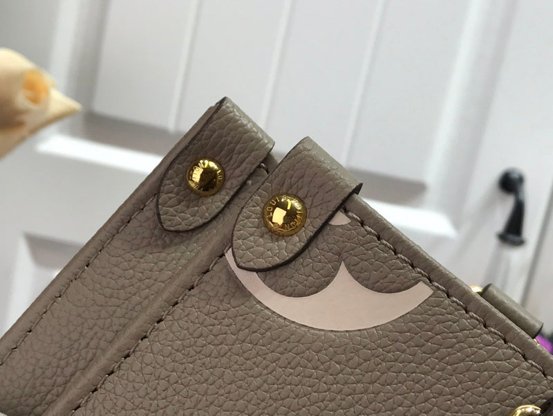 LOV - Luxurious Totes - 2486
