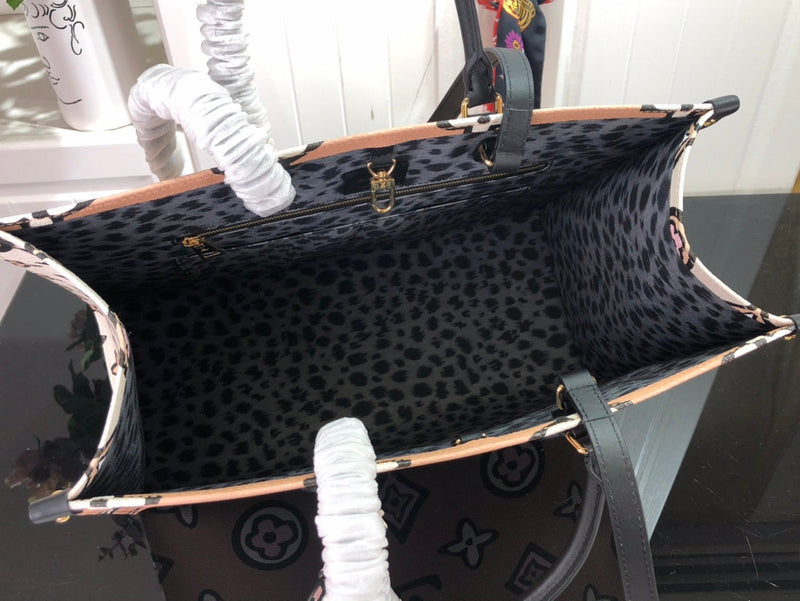 LOV - Luxurious Totes - 2319