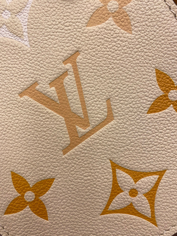 LOV - Luxurious Totes - 2410