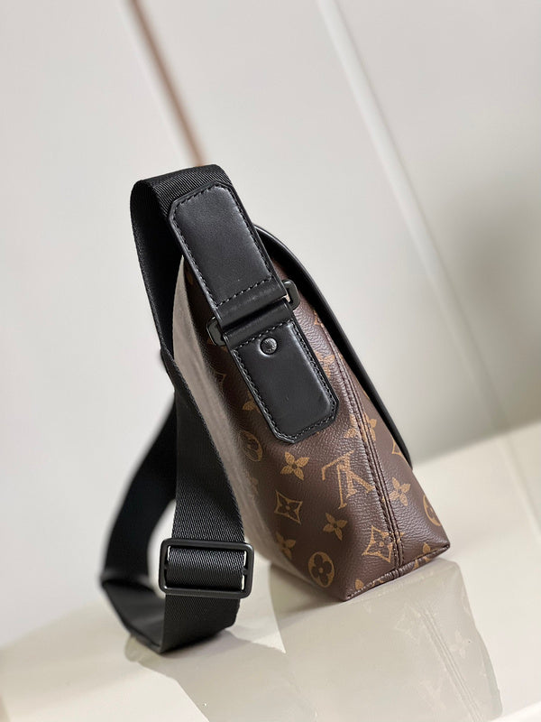 LOV - Luxurious Totes - 1082