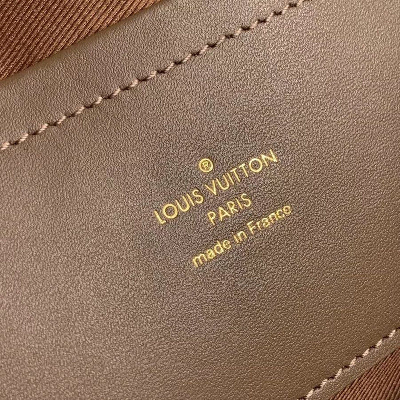 LOV - Luxurious Totes - 2403