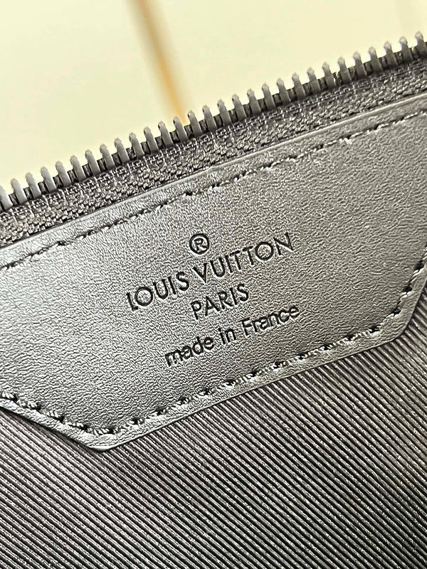 LOV - Luxurious Totes - 1610