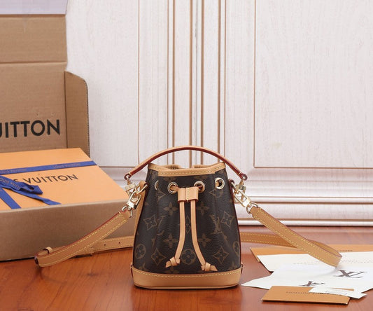 LOV - Luxurious Totes - 1661