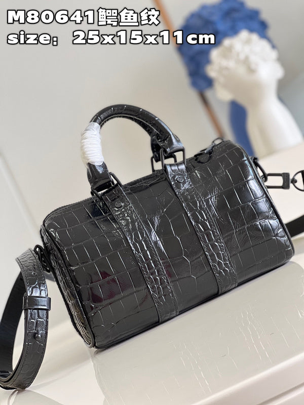 LOV - Luxurious Totes - 643