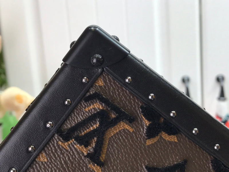 LOV - Luxurious Totes - 2239