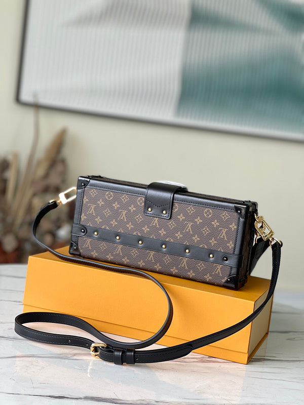 LOV - Luxurious Totes - 1528