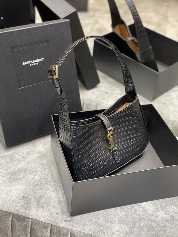 Luxurious Totes - Latest - 8828