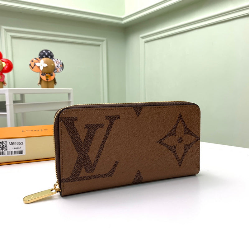 Luxurious Totes - Latest - 689