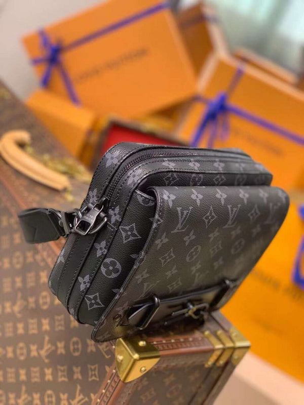 LOV - Luxurious Totes - 2126