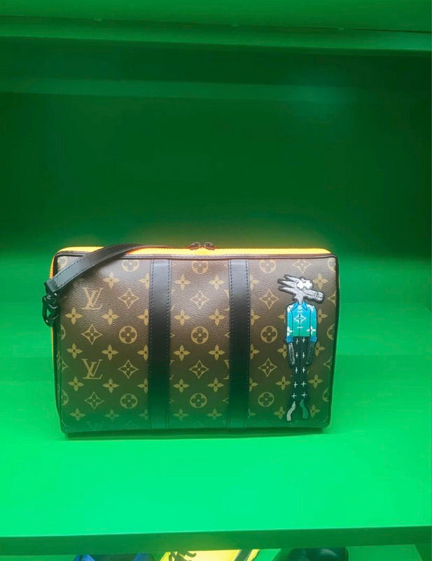 LOV - Luxurious Totes - 2598
