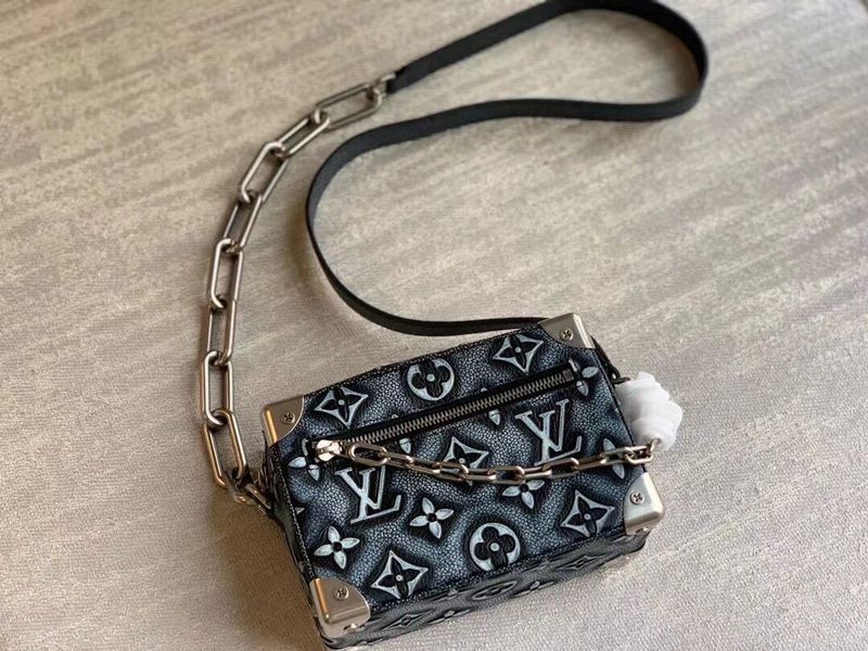 LOV - Luxurious Totes - 779