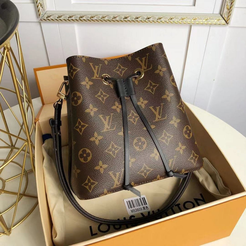 LOV - Luxurious Totes - 2622