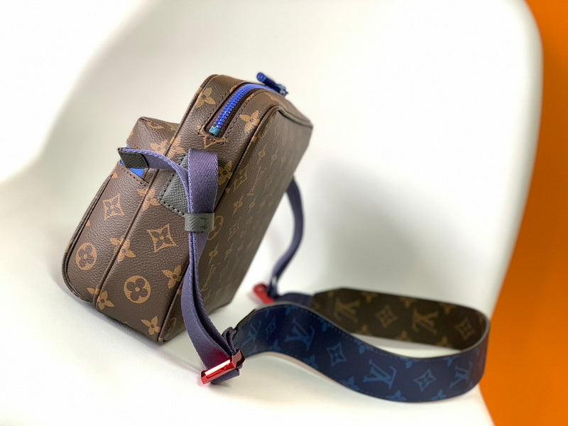 LOV - Luxurious Totes - 1920