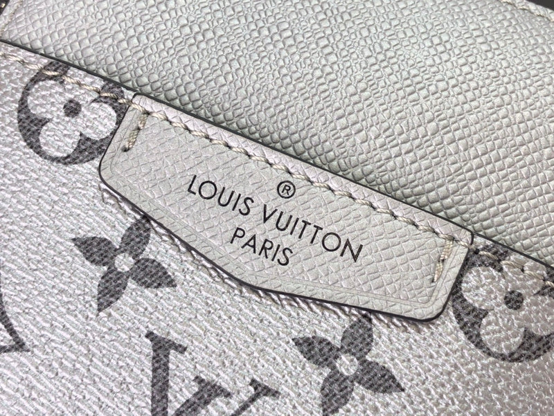 LOV - Luxurious Totes - 1597