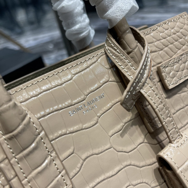 Luxurious Totes - Latest - 8730