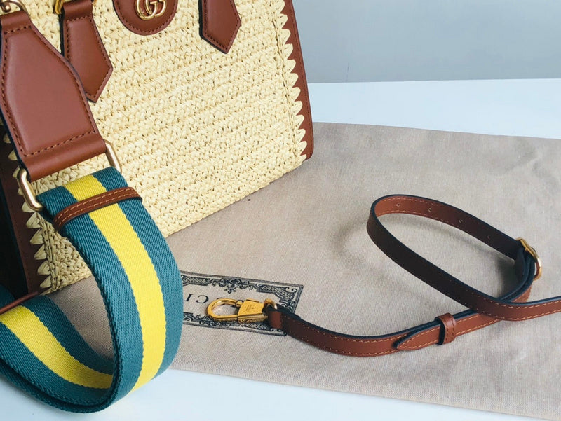 GUI - Luxurious Totes - 301