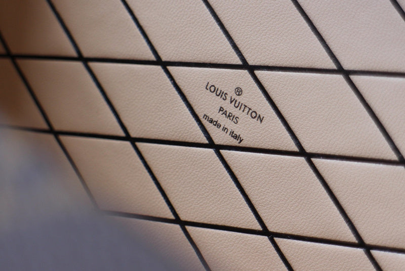 LOV - Luxurious Totes - 2514