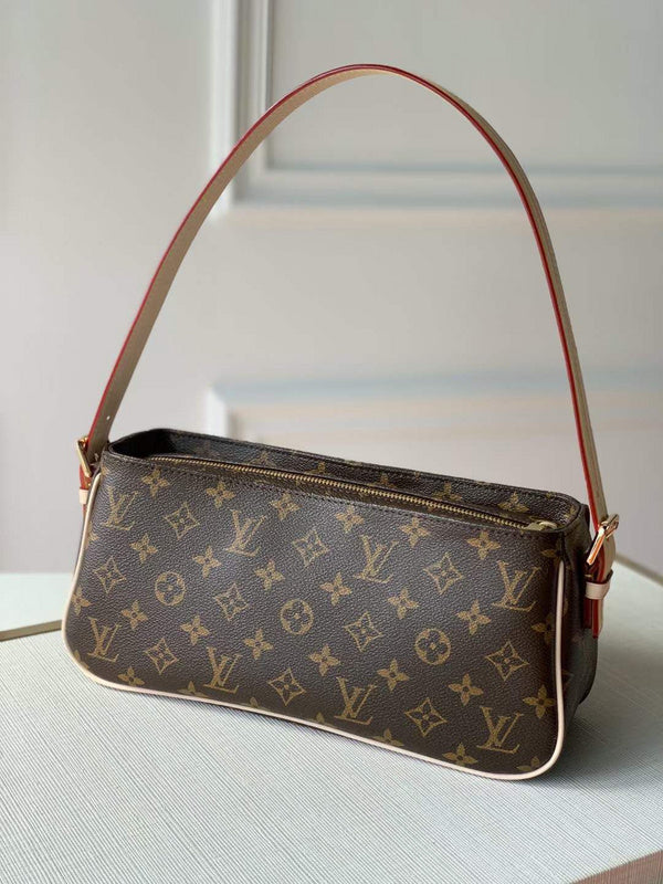 LOV - Luxurious Totes - 2583