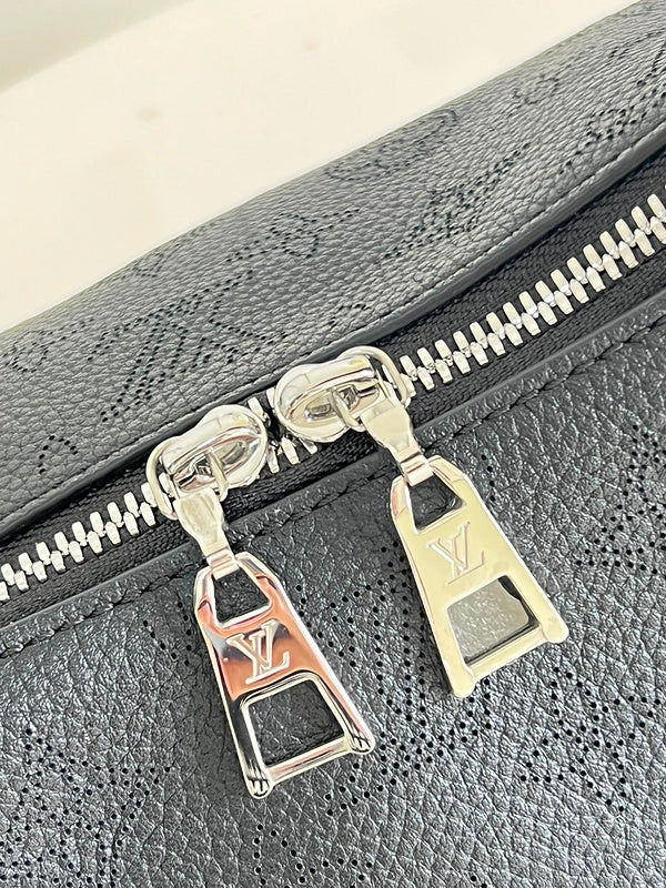 LOV - Luxurious Totes - 1218