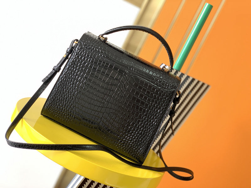 Luxurious Totes - Latest - 8861