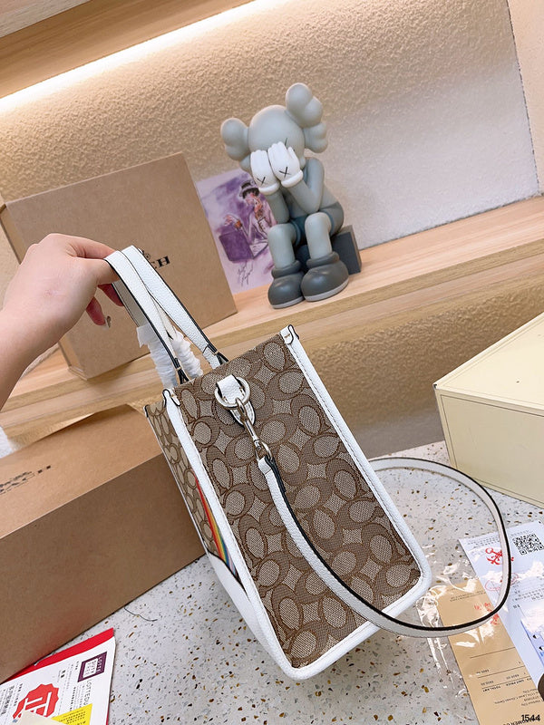 Luxurious Totes - CCH2 Bags - 137