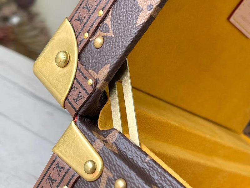 LOV - Luxurious Totes - 1040