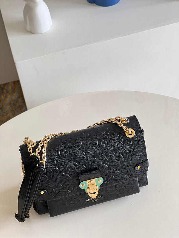 LOV - Luxurious Totes - 1642