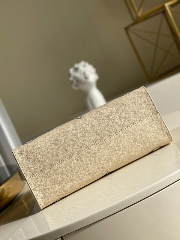 LOV - Luxurious Totes - 2548