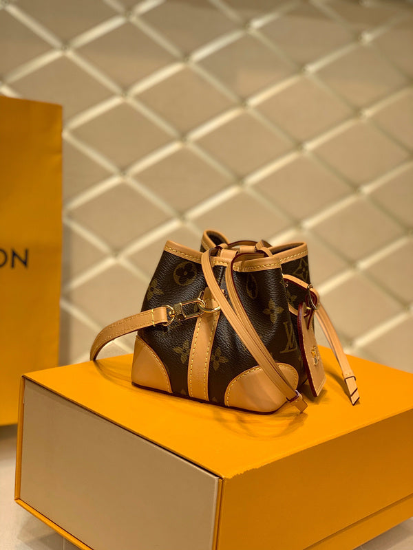 LOV - Luxurious Totes - 1843