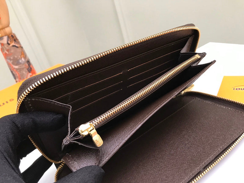 Luxurious Totes - Latest - 685