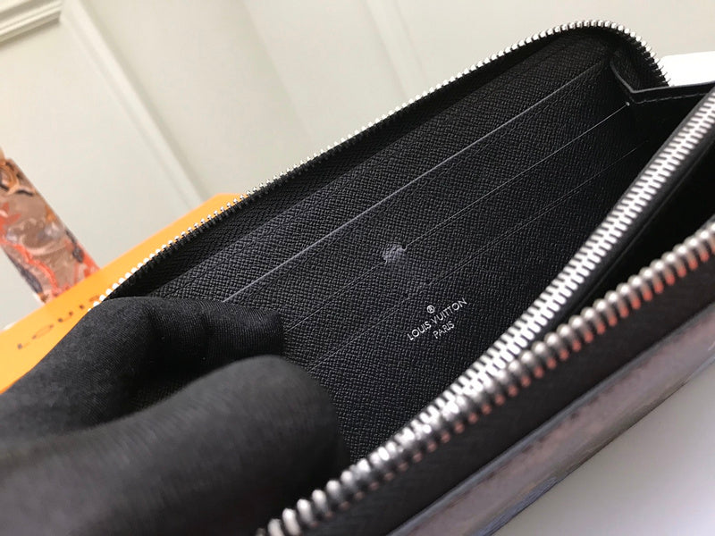 Luxurious Totes - Latest - 777
