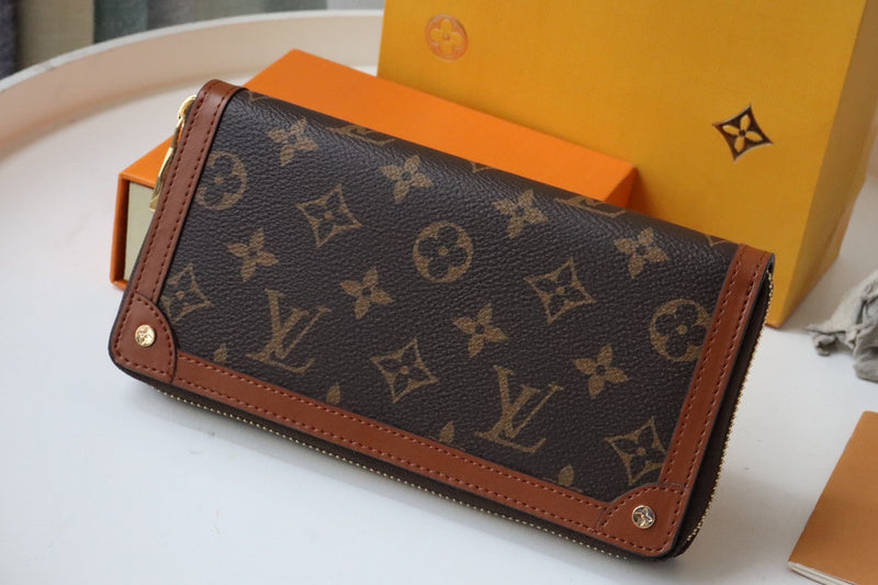 LOV - Luxurious Totes - 635
