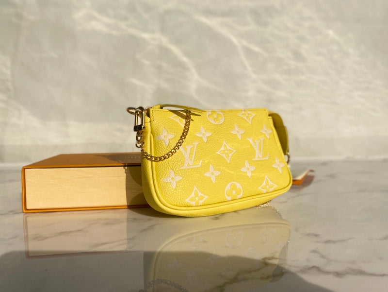 LOV - Luxurious Totes - 1716