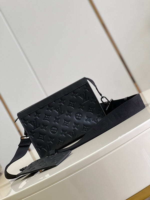 LOV - Luxurious Totes - 1981
