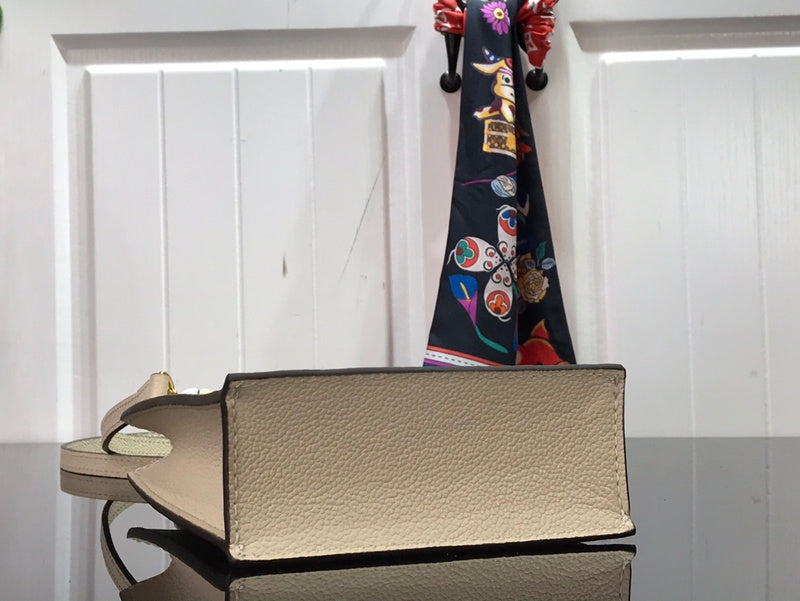 LOV - Luxurious Totes - 2475