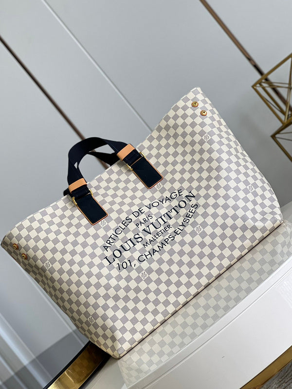 LOV - Luxurious Totes - 2206