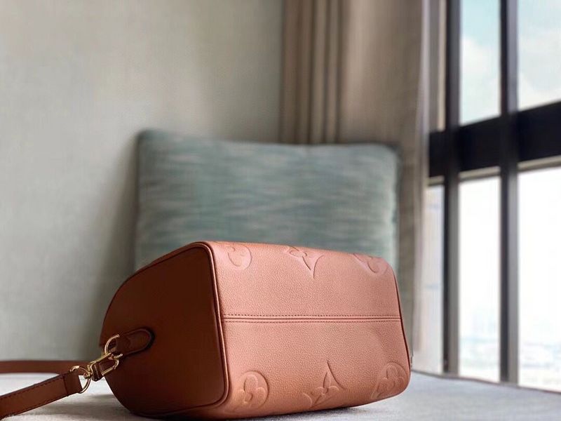 LOV - Luxurious Totes - 1106