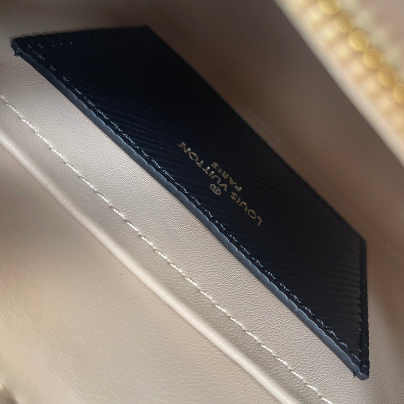 LOV - Luxurious Totes - 737