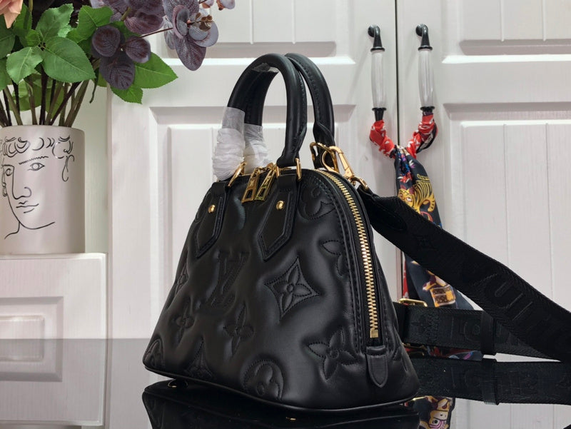 LOV - Luxurious Totes - 1587