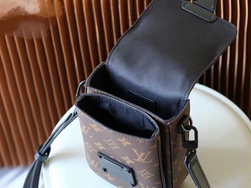 LOV - Luxurious Totes - 805