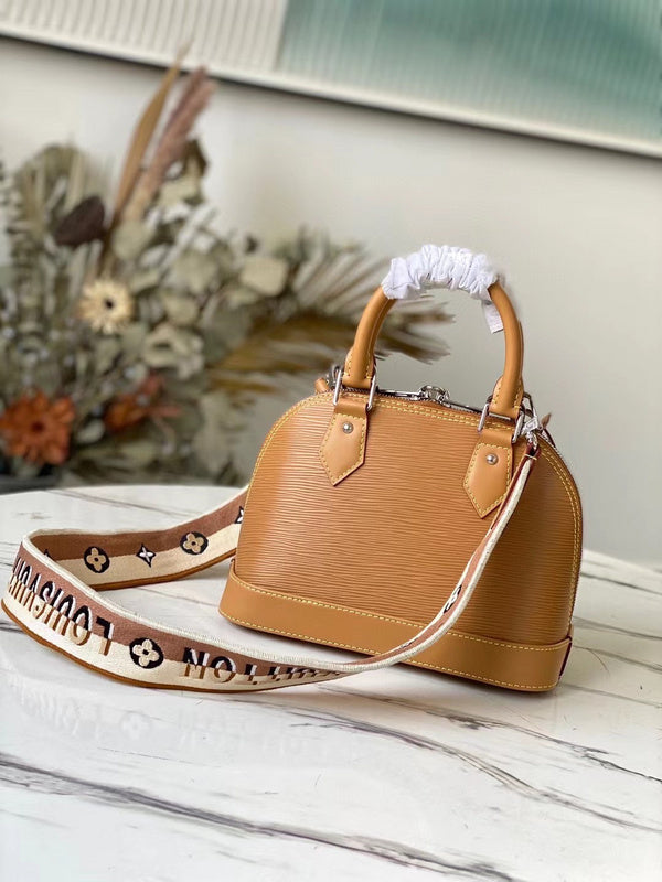 LOV - Luxurious Totes - 2001