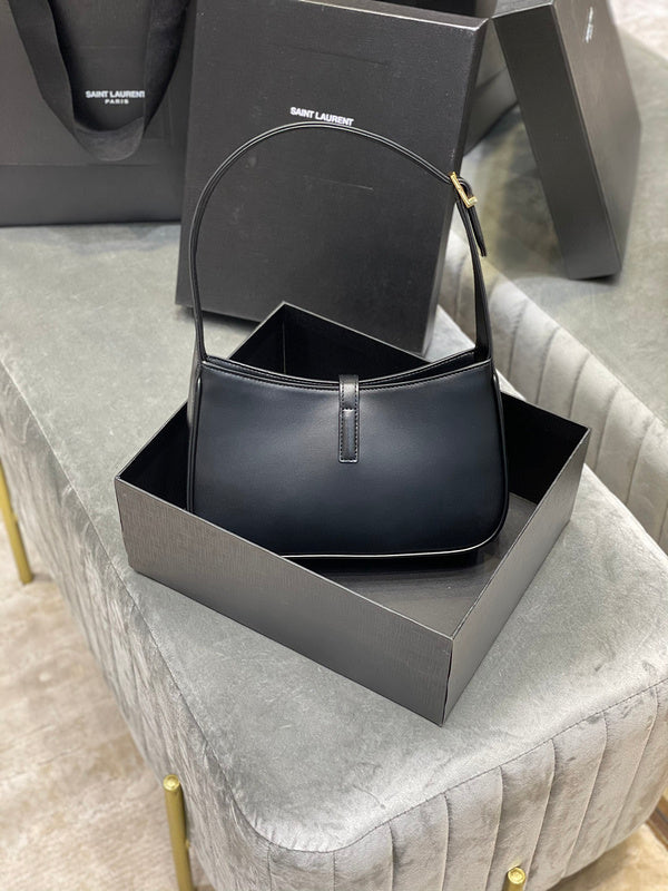 Luxurious Totes - Latest - 8340